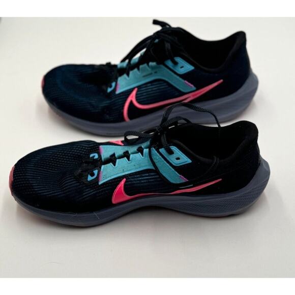 Nike · 9.5W · Air Zoom Pegasus 40 SE · Black / Hyper Pink Running - Picture 6 of 14